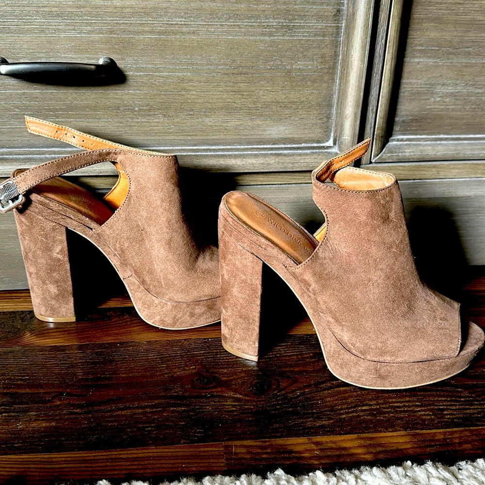 Buckle heels